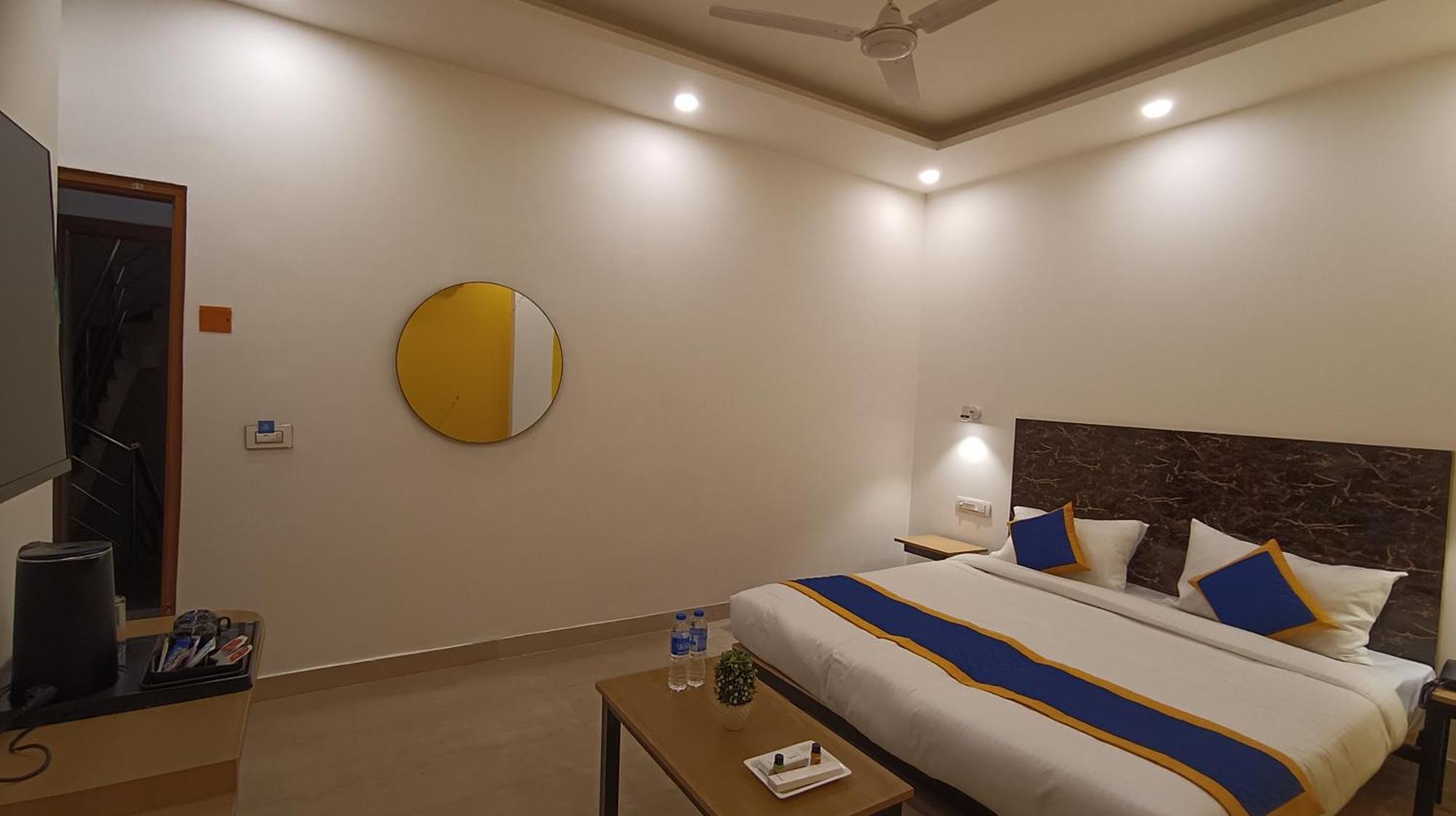 Aamantran Residency Hotel, Sohna Road, Sector 49, Gurugram Gurgaon Luaran gambar