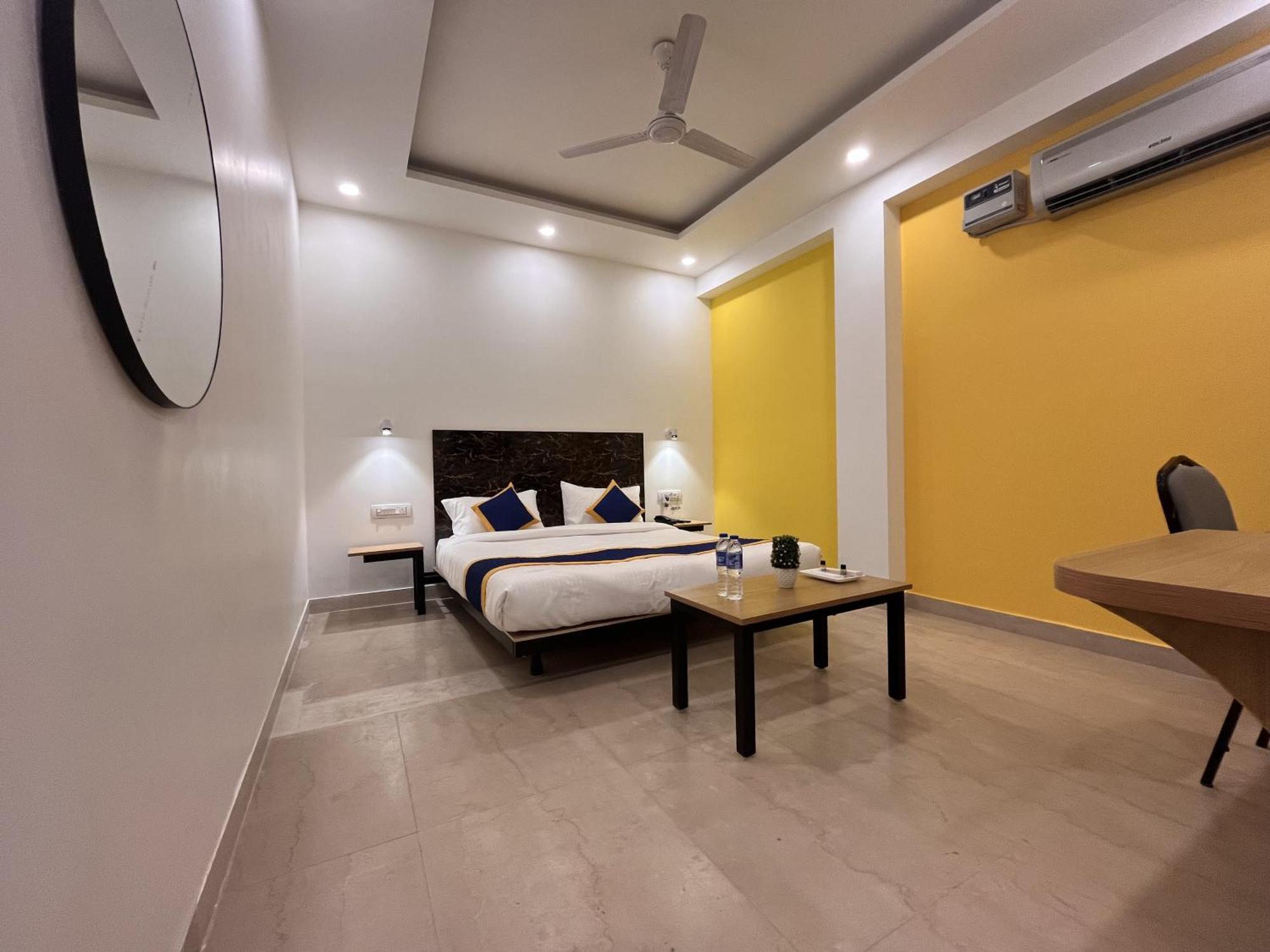Aamantran Residency Hotel, Sohna Road, Sector 49, Gurugram Gurgaon Luaran gambar