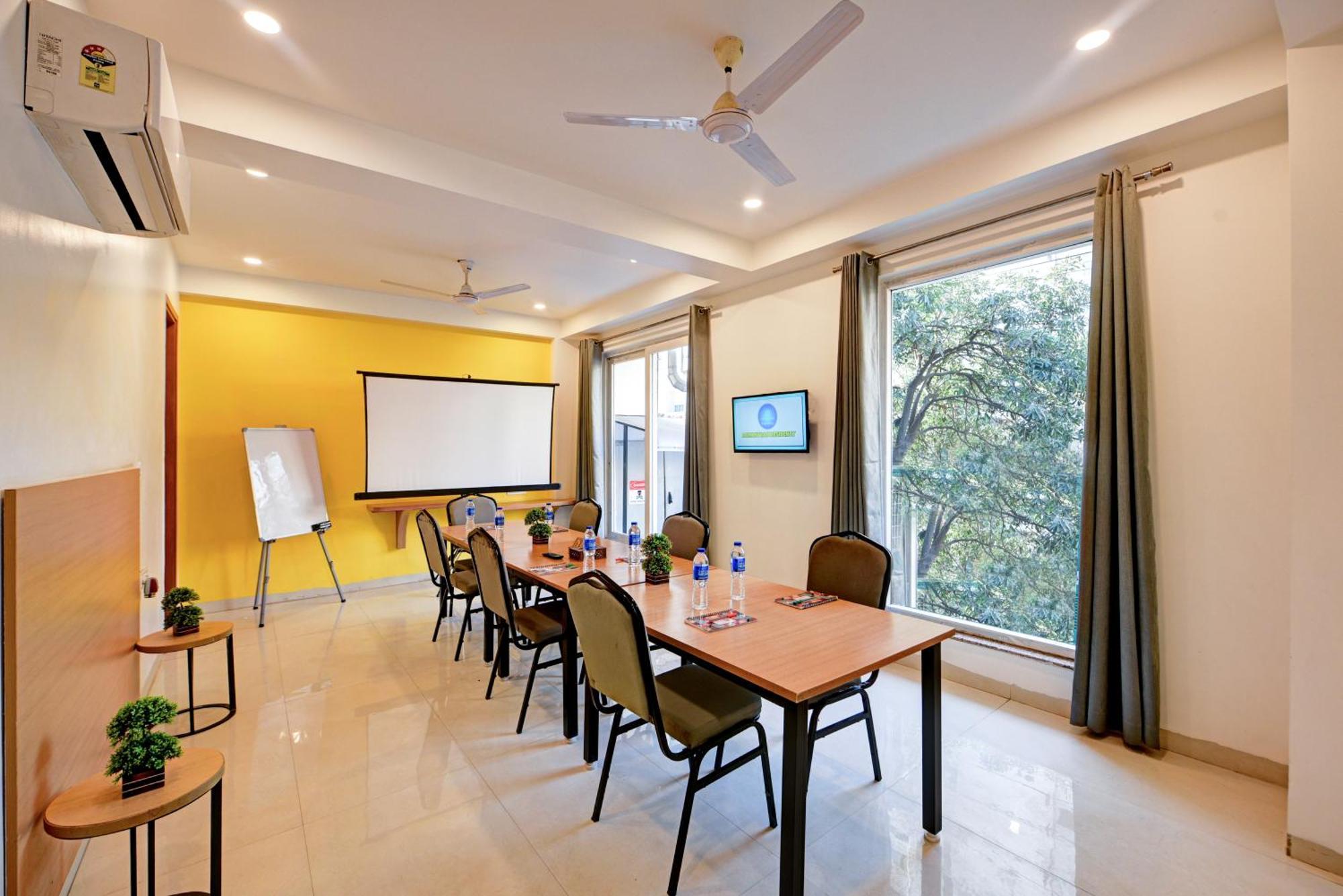 Aamantran Residency Hotel, Sohna Road, Sector 49, Gurugram Gurgaon Luaran gambar